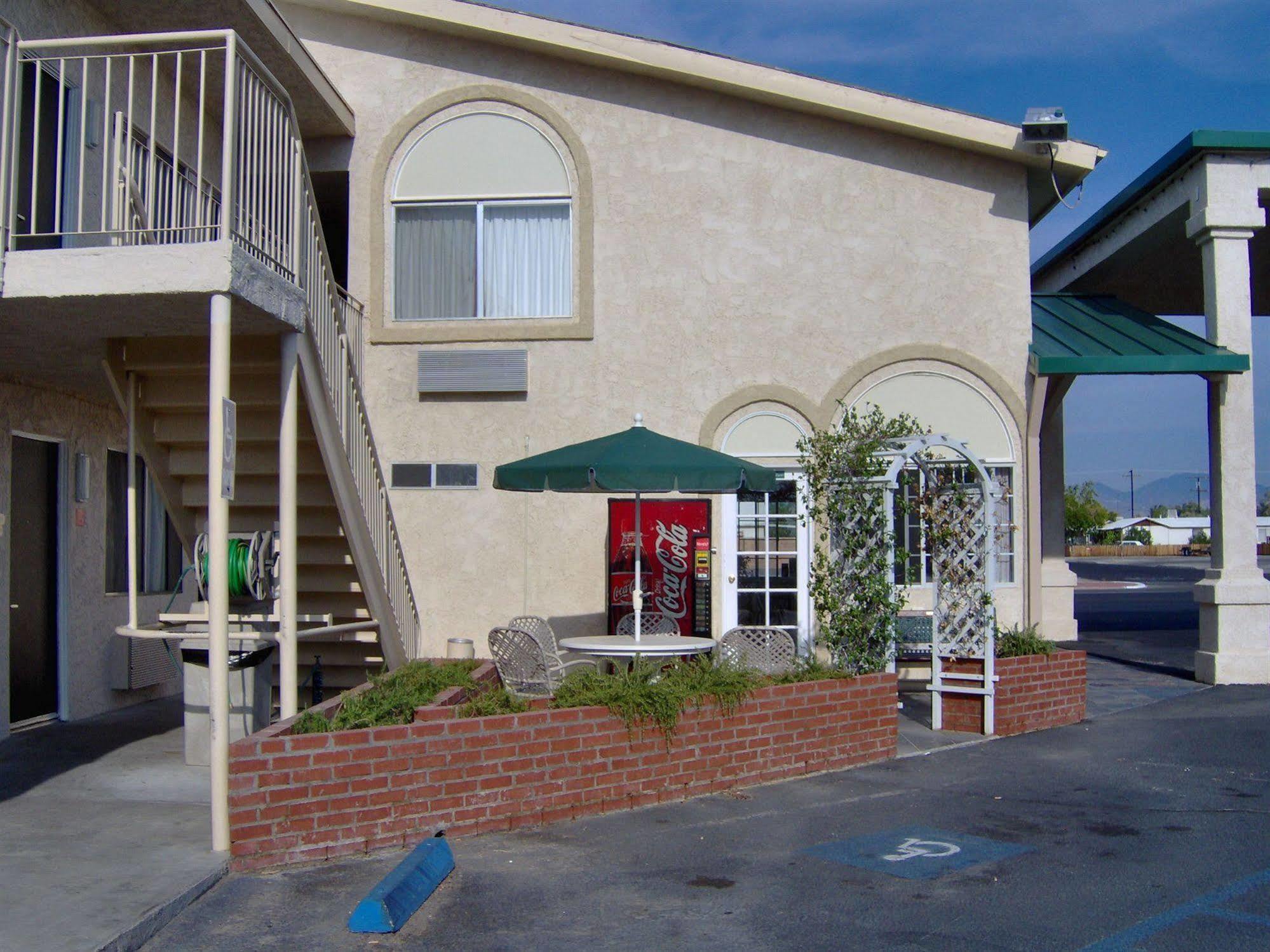 Motel Super 8 By Wyndham Ridgecrest Exterior foto