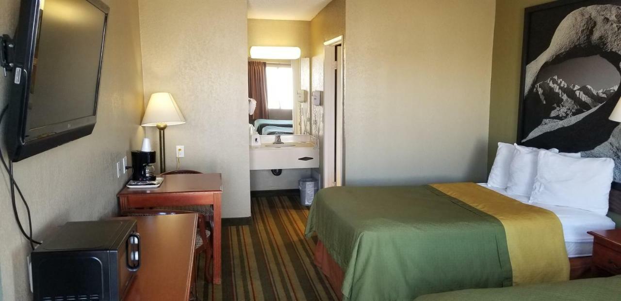Motel Super 8 By Wyndham Ridgecrest Exterior foto