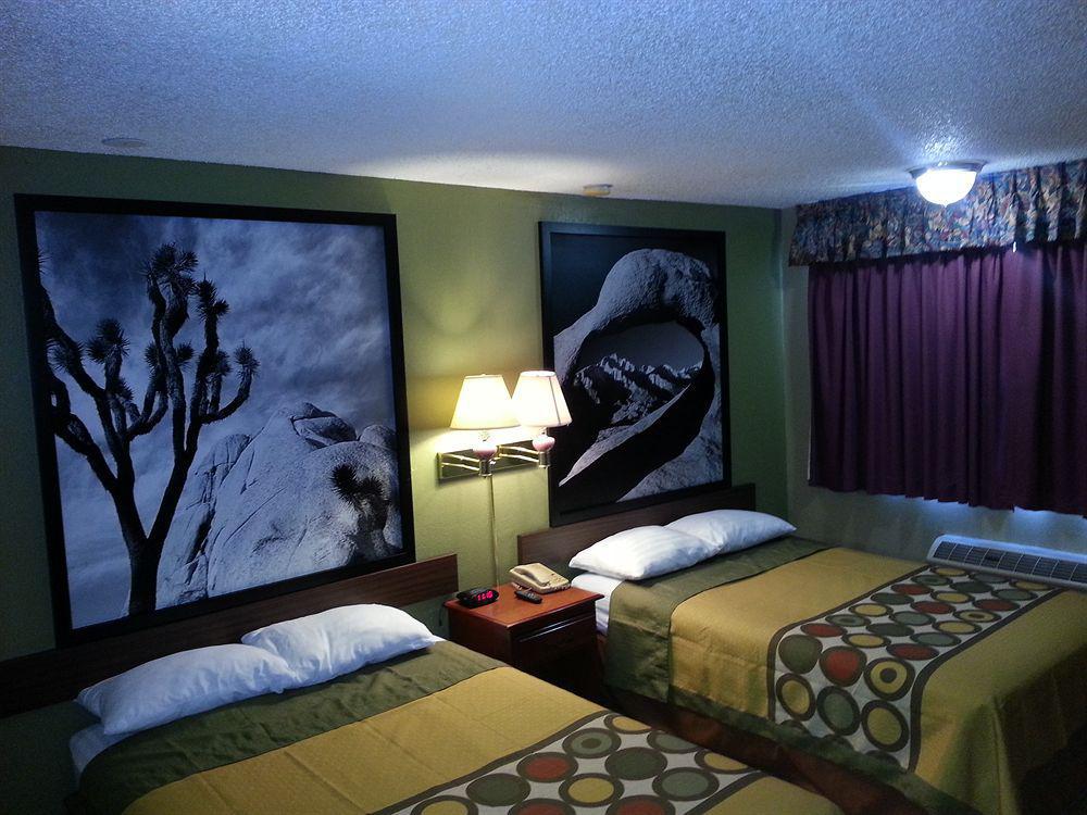 Motel Super 8 By Wyndham Ridgecrest Exterior foto